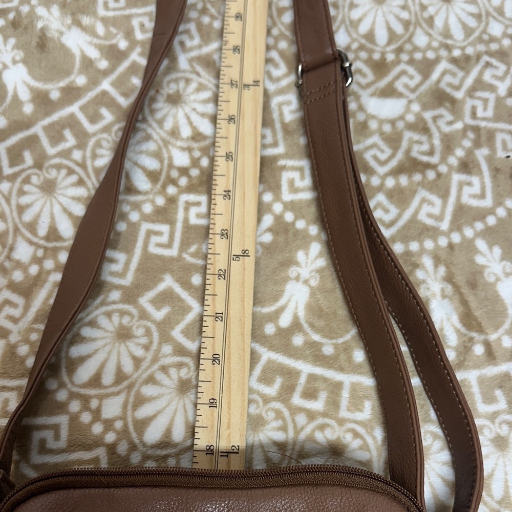 Tan Leather Crossbody Bag with multiple compartments - Picture 9 of 16